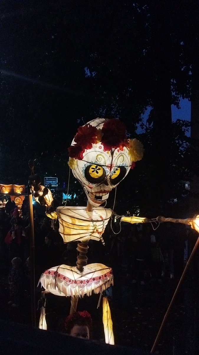 ShaunFarrelly's tweet photo. Friday night lights in Leeds, taking in Light Night 

#LightNight #LightNightLeeds #LightNightLeeds2024 #Leeds #WestYorkshire #Lights https://t.co/A7K4SOEIhY