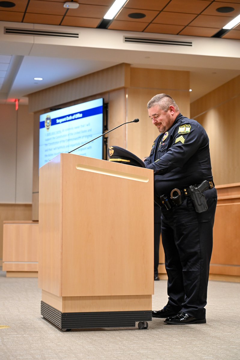VBPD's tweet image. Congratulations to our three newly promoted #VBPD officers: Sgt Koch, Lt Van Note, &amp;amp; Captain Sanyer!

We wish you all the best in your new leadership roles and know you will continue to do great things for our department.

#Promoted #PromotionCeremony #VirginiaBeach #Virginia