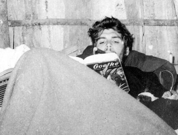 sonnysehra's tweet photo. che guevara smoking a cigar and reading goethe’s faust during the fight against batistas troops in las villas
(c. 1957, cuban revolution) https://t.co/c7X1m7RZTJ
