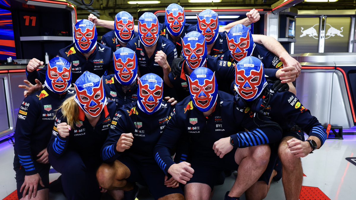 Car 11’s luchadores 🎭

#F1 || #MexicoGP 🇲🇽