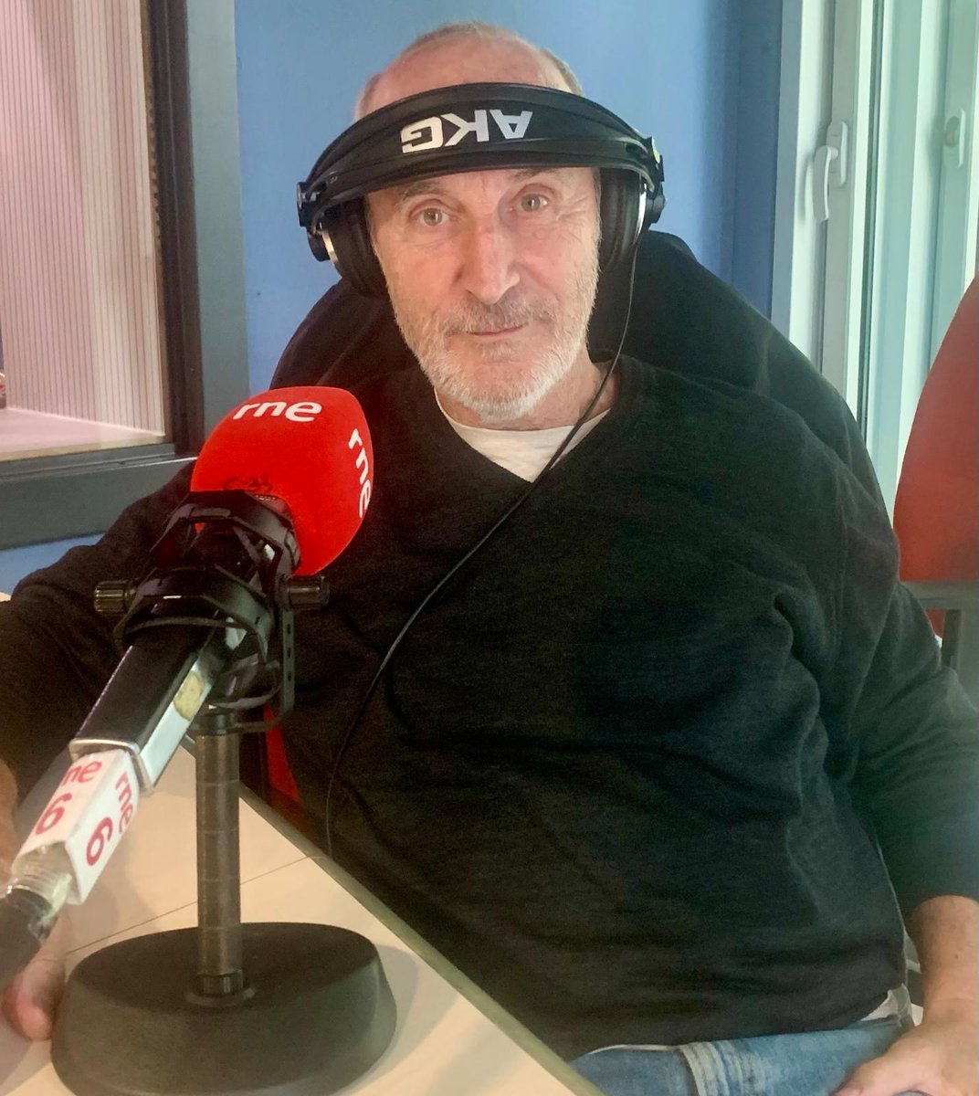 MetropoliRadio4's tweet photo. 🗣️:"La banda sonora del #Tricicle era el riure del públic"

🎭 L'actor i director #PacoMir aterra al @teatrepoliorama amb la versió més gamberra de #ElPerroDelHortelano.  Només fins al 31/10❗️

🔊 Recupera l'#𝔼ℕ𝕋ℝ𝔼𝕍𝕀𝕊𝕋𝔸 
🔗 #PodCast (min. 31')👉https://t.co/j13flbyLgh https://t.co/FesVvQn3xj