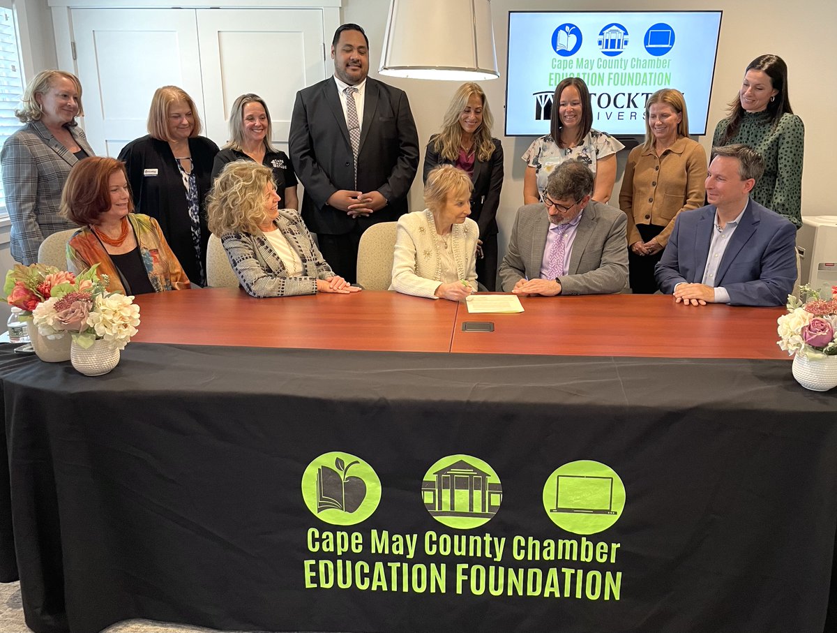 LBishopComm's tweet image. Cape May County Chamber of Commerce Education Foundation &amp;amp; @Stockton_edu formed a partnership allowing Leadership Cape May graduates to earn credits toward an MBA. Laura Bishop, CMCCEF president, and LBC Account Manager Christine Jenter, a current LCM student, helped celebrate.