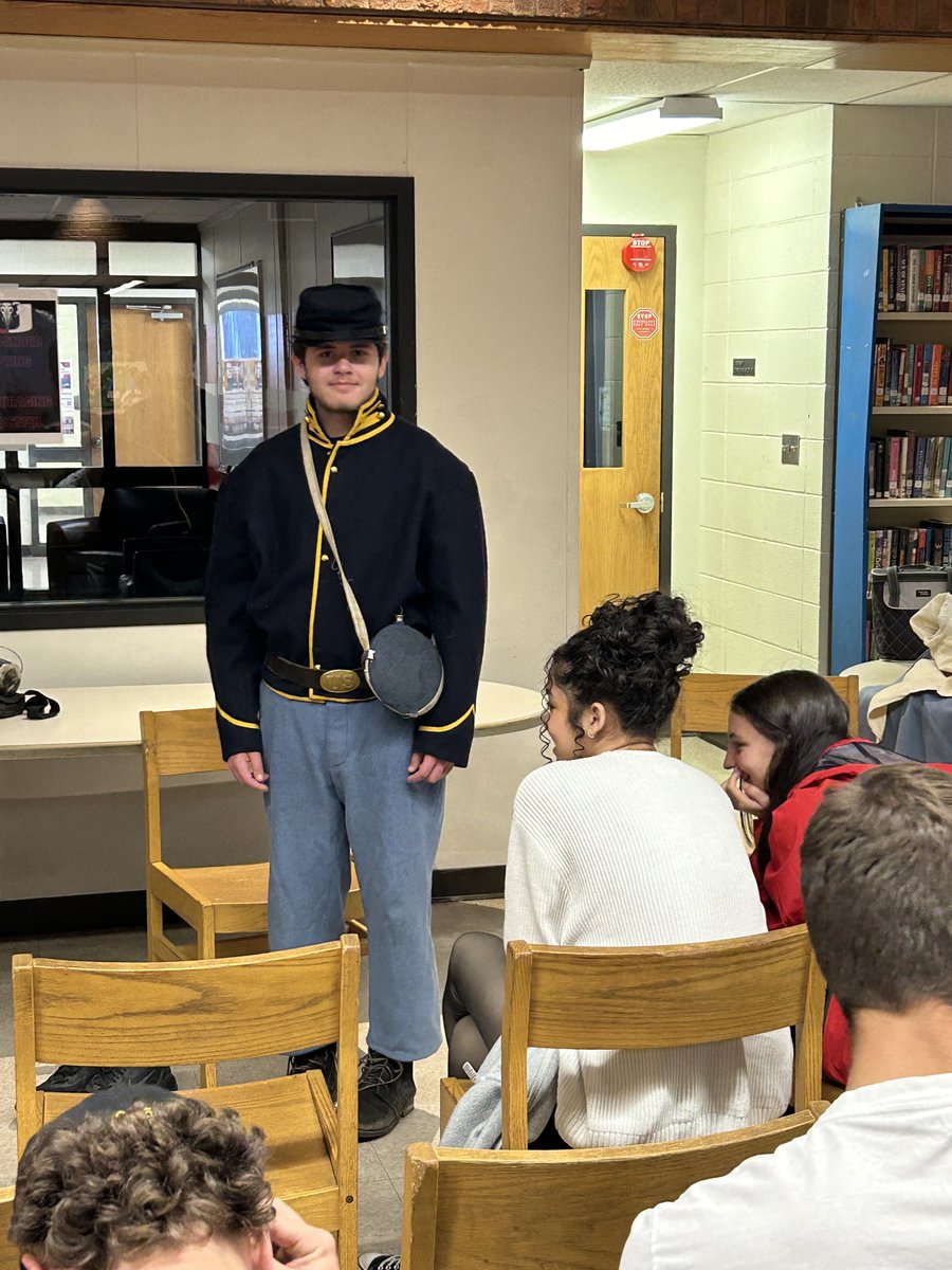 OakerSocStud tweet media