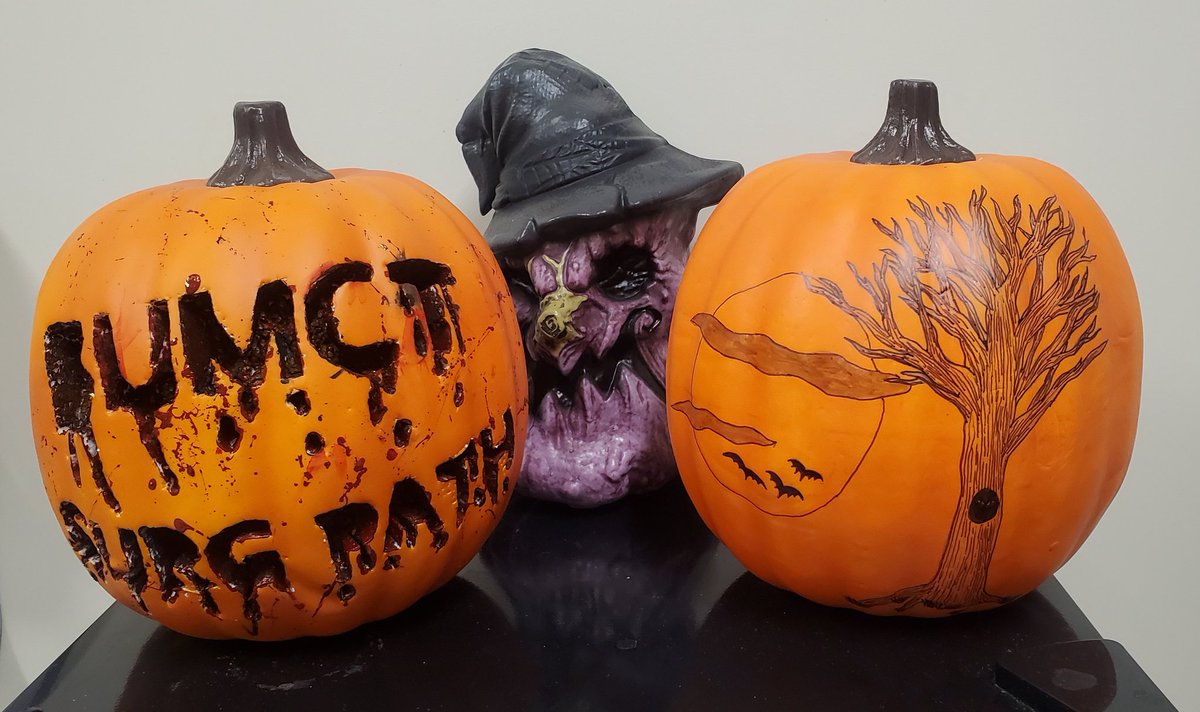 Fun pumpkins decorated by our BUMCT surgpath team 🍊🕸️🔪 <a href="/BannerUnivMed/">Banner University</a> <a href="/UAzPathology/">UArizona Pathology & Laboratory Medicine</a>