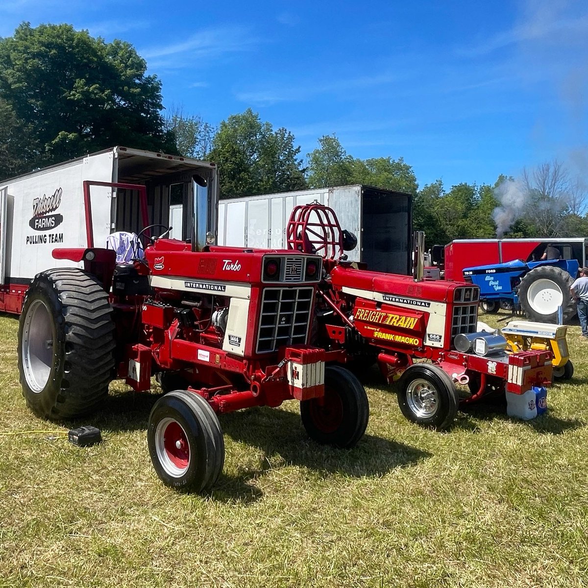 driscoll_neil's tweet photo. @MaizeingPete True story I bought the 1466 for an auger tractor https://t.co/DETvoFiAFg
