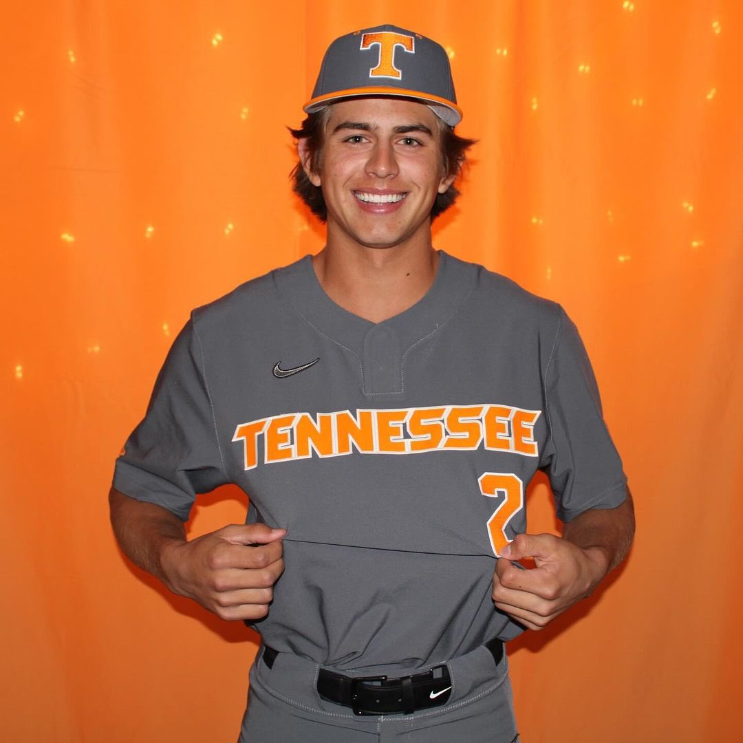 BREAKING: Tennessee has just landed an absolute STUD in shortstop/RHP Billy Carlson. 

The top 5 player in the country was committed to Vanderbilt but ultimately chose to play for Tennessee.