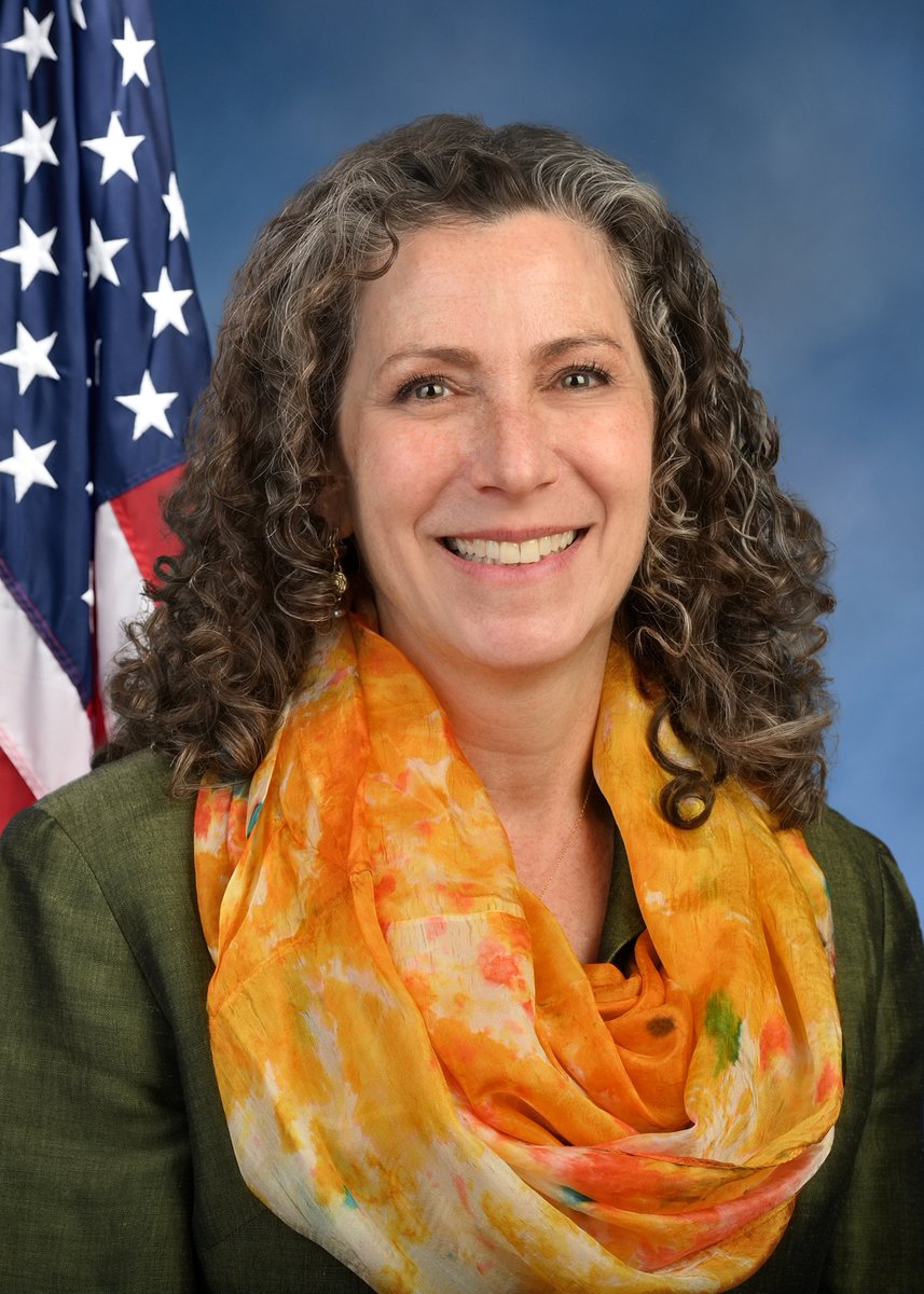 In the Hudson Valley's 95th Assembly District, we endorse Dana Levenberg for re-election. She's a supporter of congestion pricing, and lead sponsor of a complete-streets bill that would prioritize the needs of pedestrians, cyclists, and straphangers. More: streetspac.org/2024_general_e…