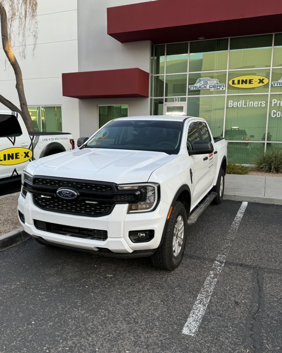 This 2024 Ranger received flush-mounted amber lights in the rear along with grille lights and an amber mini bar. If your fleet is in need of safety lighting, contact LINE-X today! 

📸: LINE-X of West Phoenix

#LINEX #Fleet #Upfit