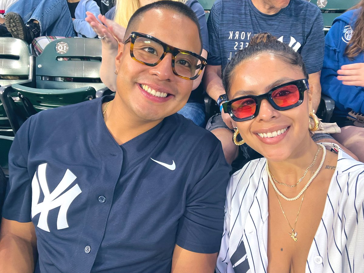 myuhhm's tweet photo. The family that roots together, wins together!! Let’s go #Yankees 🗽🤍 Que viva New York !!!!!! https://t.co/LgqfQKdcgl