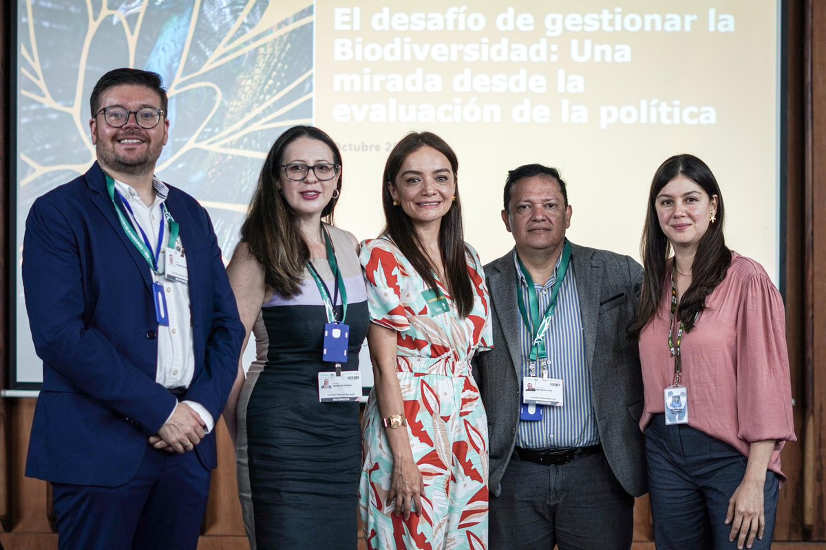 #AEstaHora, en la agenda alterna de la #COP16Colombia, lideramos con la Dirección de Ambiente y la Dirección de Seguimiento y Evaluación de Políticas Públicas el panel “El desafío de gestionar la biodiversidad: una mirada desde la evaluación de la Política”.

#PazConLaNaturaleza