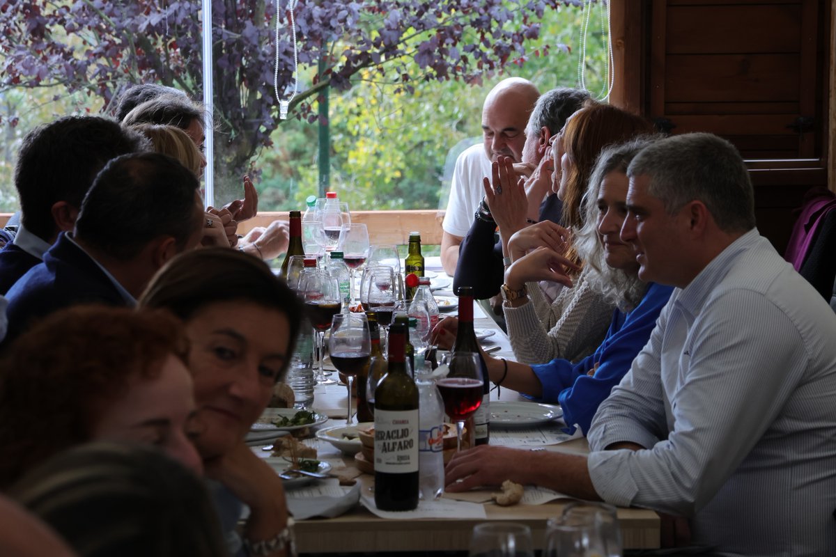 🙌🏻 O tradicional encontro de persoal da <a href="/depulugo/">Deputación de Lugo</a> por San Froilán reúne a máis de 100 traballadores e traballadoras.

👉🏻 deputacionlugo.gal/es/node/81947