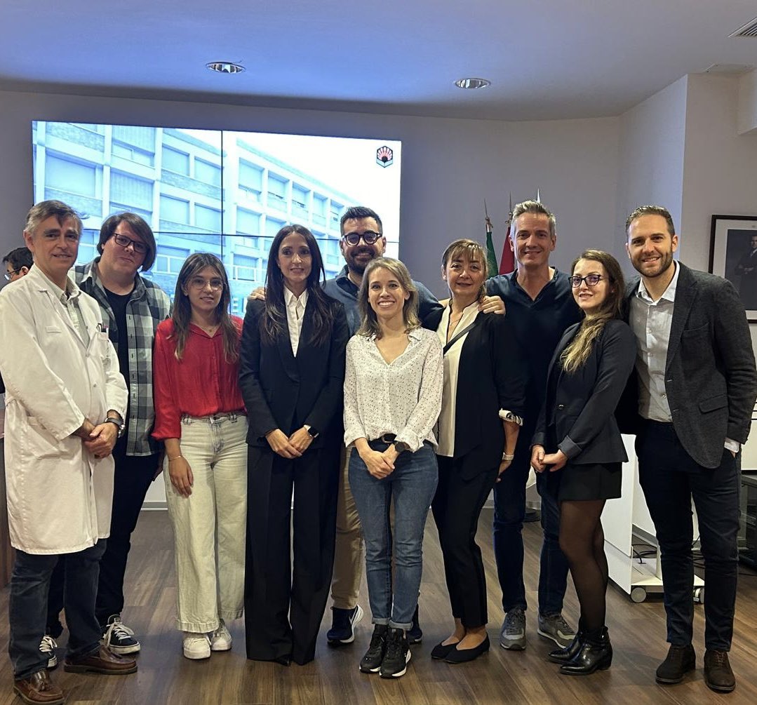 Iván Arias (@ivdelaro) on Twitter photo 📈 Muy orgullosos de verte cumplir tus metas <a href="/NuriaBP3/">NBarbarroja</a> 👩🏻🎓
▶️ Profesora titular de la <a href="/Univcordoba/">Universidad Córdoba</a> 🏫🕌
Enhorabuena‼️
<a href="/ReumaHURS/">Reumatología Hospital Universitario Reina Sofía</a> <a href="/IMIBIC/">IMIBIC</a> <a href="/Cobiomic_SL/">Cobiomic Bioscience SL</a> 📈 Muy orgullosos de verte cumplir tus metas <a href="/NuriaBP3/">NBarbarroja</a> 👩🏻🎓
▶️ Profesora titular de la <a href="/Univcordoba/">Universidad Córdoba</a> 🏫🕌
Enhorabuena‼️
<a href="/ReumaHURS/">Reumatología Hospital Universitario Reina Sofía</a> <a href="/IMIBIC/">IMIBIC</a> <a href="/Cobiomic_SL/">Cobiomic Bioscience SL</a>