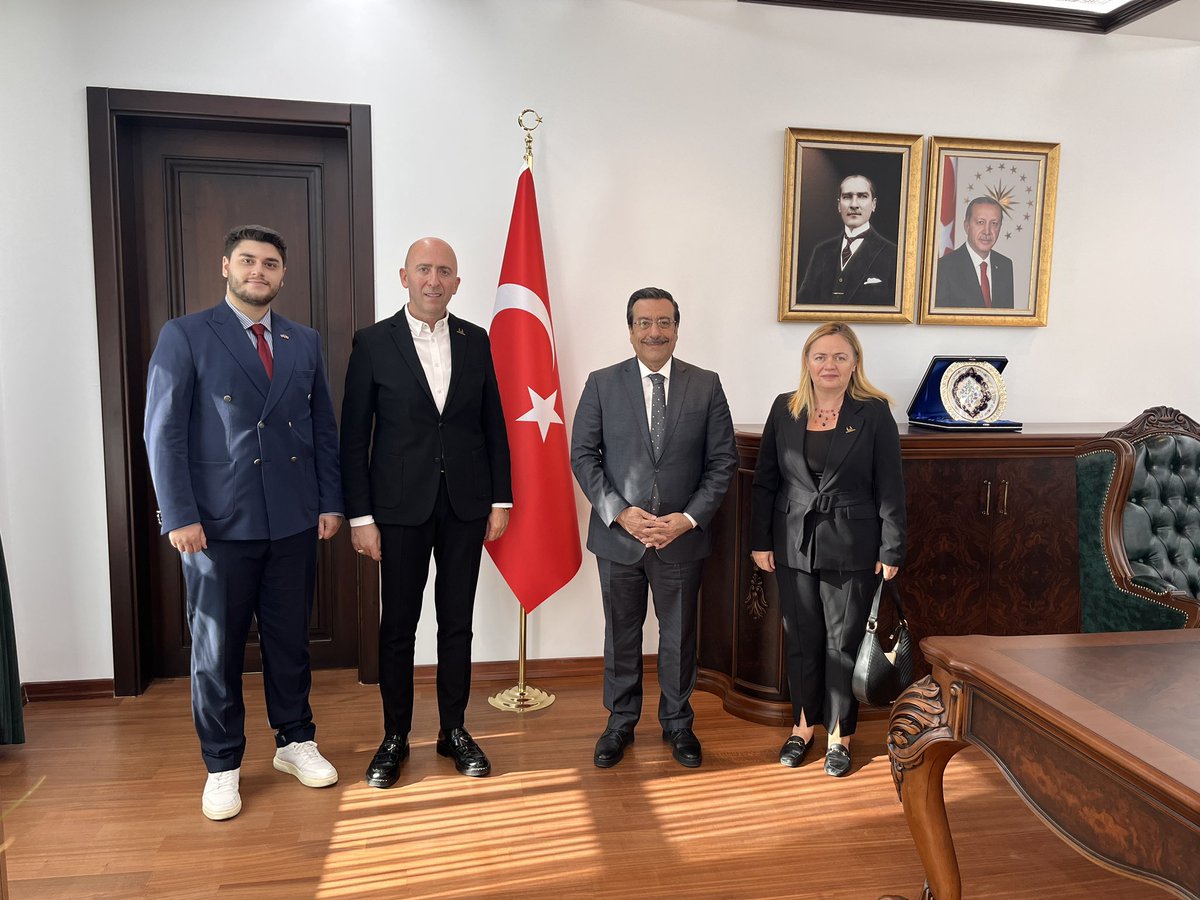 Balkan Vakfı Yönetim Kurulu Başkanımız Hıfzı Kuruşa, Denetleme Kur.Bşk. Hülya Akandır ve TOKOB Ankara temsilcisi İlkin Kala ile birlşkte Altındağ Kaymakamı Sn. Cumali Atilla’yı ziyaret etti. <a href="/cumaliatilla23/">Cumali Atilla</a> <a href="/hifzi_kurusa/">HIFZI KURUŞA</a>
