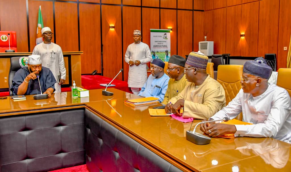 HonBago's tweet photo. In our own magnanimity as a state government, we have decided to adopt the minimum wage of N80,000 (Eighty Thousand Naira). https://t.co/49EHBR03NW
