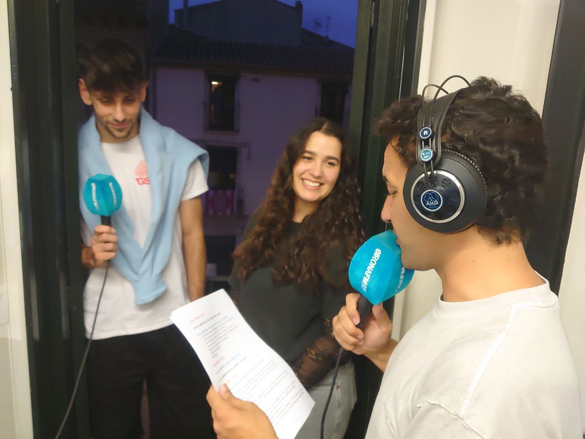 Hi haurà molts artistes aquests Fires.
<a href="/JostJou/">Jost Jou</a> <a href="/Foortuuu_/">Roger Fortuny</a> són dos del talents emergents gironins que actuaran a Barraques, aquest dimecres. Però abans responen a les preguntes de <a href="/SaidSbai21/">Saïd Sbai</a> 
👉 92.7FM i gironafm.cat