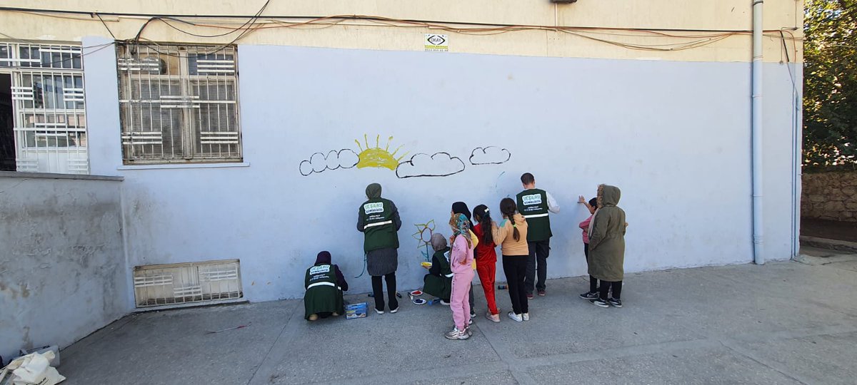 Bugün Ulubatlı Hasan OrtaOkulunda küçük Yeşilaycılar ile 'Benim Kulübüm Yeşilay' projesi kapsamında bir araya geldik💚
Öğrencilere eğitim verdik, birlikte duvar boyadık
Bizler için harika bir gündü, bir sonraki etkinliği iple çekiyoruz💫
#benimkulubumyesilay
#gencyesilay
#yesilay