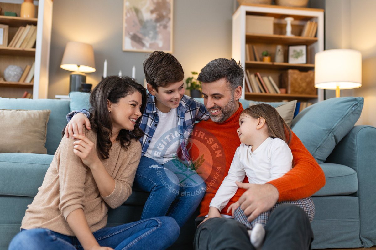 Kasım Semineri Çevrimiçi Yapılacak
Aileleriyle birliktelik sağlayamayan öğretmen arkadaşlarımızın hasret gidermesine imkan sağlansın diyerek bakanlığa ilettiğimiz “ara tatilde çevrimiçi seminer” talebimiz kabul edildi. 
Teşekkür ederiz <a href="/Yusuf__Tekin/">Yusuf Tekin</a>  <a href="/_aliyalcin_/">Ali YALÇIN</a> <a href="/AbdullahCati/">Abdullah ÇATI</a>