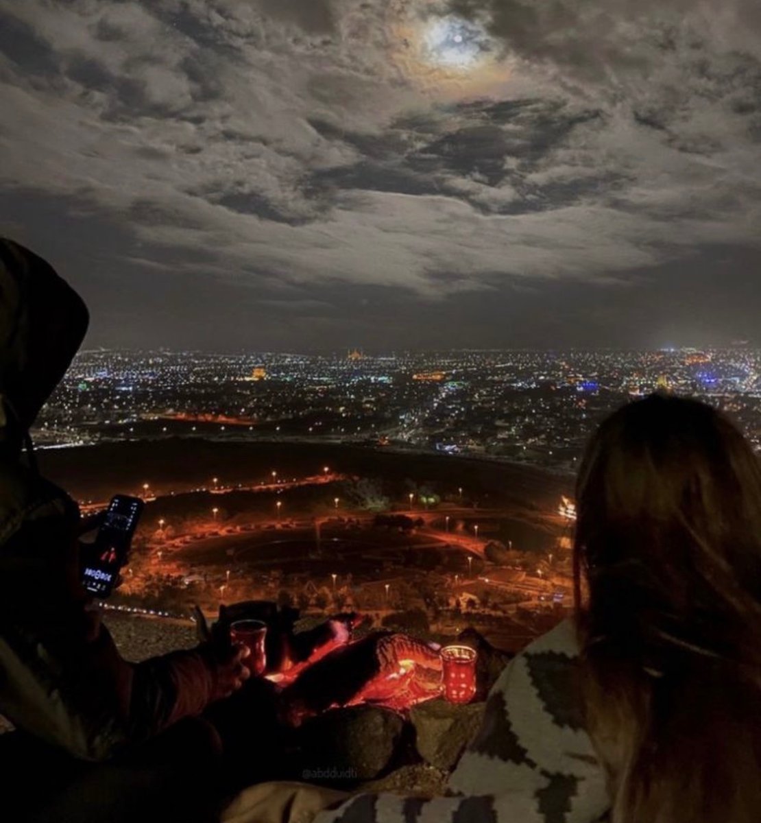 الاجواء والدنيا احلوّت وانت معاي ♥️