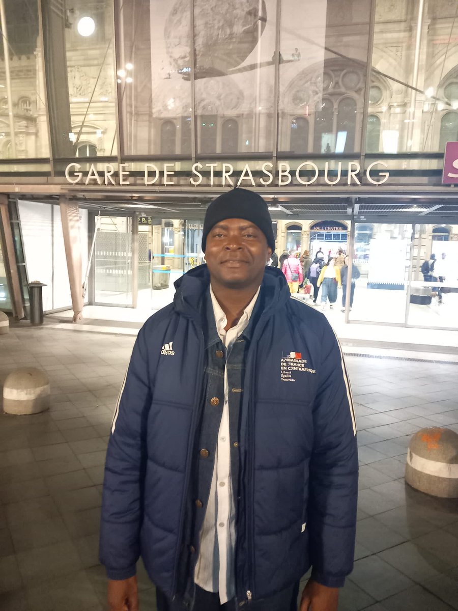 FranceBangui's tweet image. ✨ Le Dr Léwis GRENABA-DUVAL est arrivé en France pour une nouvelle aventure médicale avec le DFMSA ! 📚💉 Ce séjour est une belle opportunité pour enrichir ses compétences et vivre une expérience unique. Bon succès à lui ! 🙌🍀🇫🇷 #BienvenueEnFrance #FormationMédicale #DFMSA