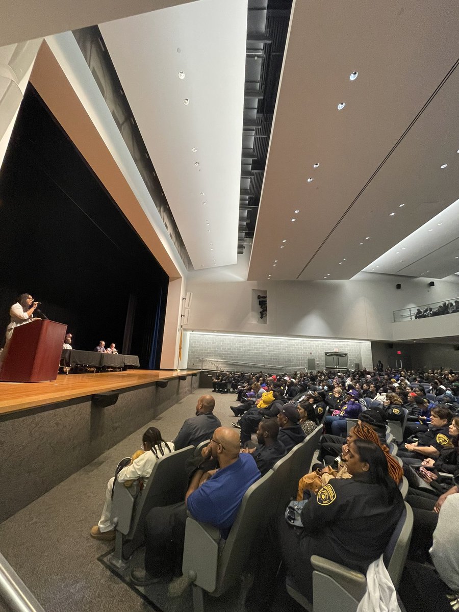 LamonicaMciver's tweet image. Great to speak to Union Members at Newark Public Schools Staff Development Day this week! 

#SEIU #Local617 #Local3