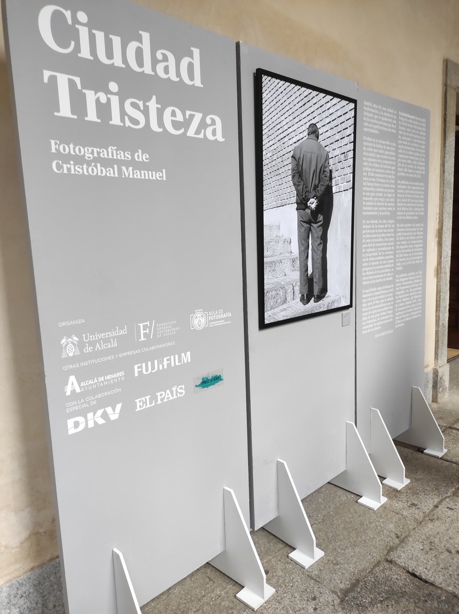 📸 FOTOGRAFÍA | Nuestras concejalas <a href="/MariaArangurenV/">María Aranguren</a> y Rosa Gorgues acuden al #QuijotePhotofest en la exposición Ciudad Tristeza de Cristóbal Manuel.

Gracias al <a href="/AuladefotoFgua/">Aula de Fotografía de la FGUA</a> de la <a href="/FGUAes/">Fundación General de la Universidad de Alcalá</a> por convertir #AlcaládeHenares en el epicentro de la fotografía este fin de semana 🤗