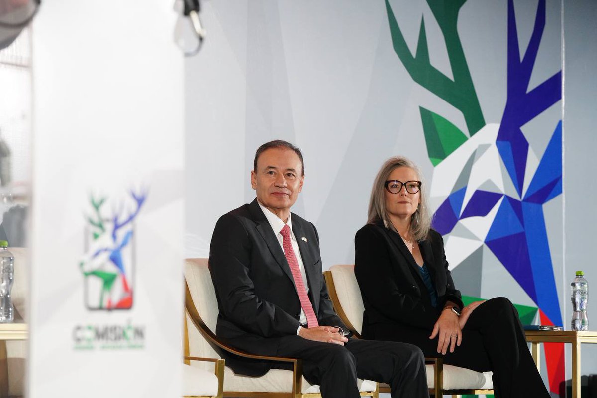 Alfonso Durazo (@alfonsodurazo) on Twitter photo Junto a la gobernadora de Arizona, Katie Hobbs (<a href="/GovernorHobbs/">Governor Katie Hobbs</a>), y el embajador de Estados Unidos en México, Ken Salazar (<a href="/USAmbMex/">Embajador Ronald Johnson</a>), inauguramos los trabajos de la Reunión Plenaria de la Comisión Sonora-Estados Unidos y la Comisión Arizona-México.
Construimos un futuro próspero Junto a la gobernadora de Arizona, Katie Hobbs (<a href="/GovernorHobbs/">Governor Katie Hobbs</a>), y el embajador de Estados Unidos en México, Ken Salazar (<a href="/USAmbMex/">Embajador Ronald Johnson</a>), inauguramos los trabajos de la Reunión Plenaria de la Comisión Sonora-Estados Unidos y la Comisión Arizona-México.
Construimos un futuro próspero