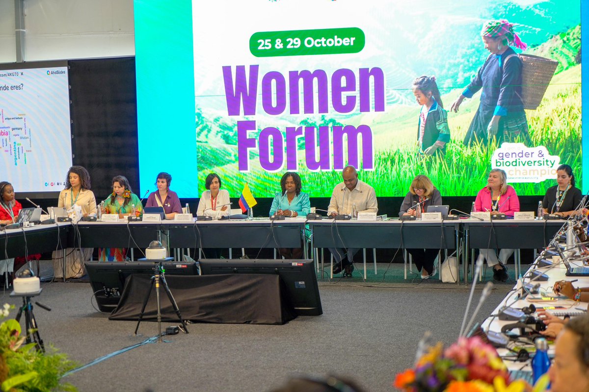 NubiaCarolinaCC's tweet photo. Desde el #WomanForum de la zona azul en la COP16 alzamos la voz por el reconocimiento del papel de la mujer como guardiana del territorio, y su resiliencia al proteger familia, comunidad y territorio. Pero hemos propuesto además la existencia de financiación diferencial para mujeres y sobre todo mujeres rurales que permita el empoderamiento económico y social que permita seguir con su labor tradicional como guardianas del territorio. 
#ElChocóEsCOP16