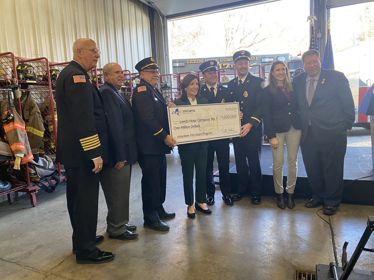 ASAGovAffairs's tweet photo. On site in beautiful Leeds with our client @FASNY as Governor @KathyHochul Senator @MichelleHinchey AM @chrisWCtague @DHSESCommish announce 1st round of V-FIRE Grants awarded &amp; that this program will be renewed for next year!  HUGE wins for departments across NYS. https://t.co/kqFrKFqUfS