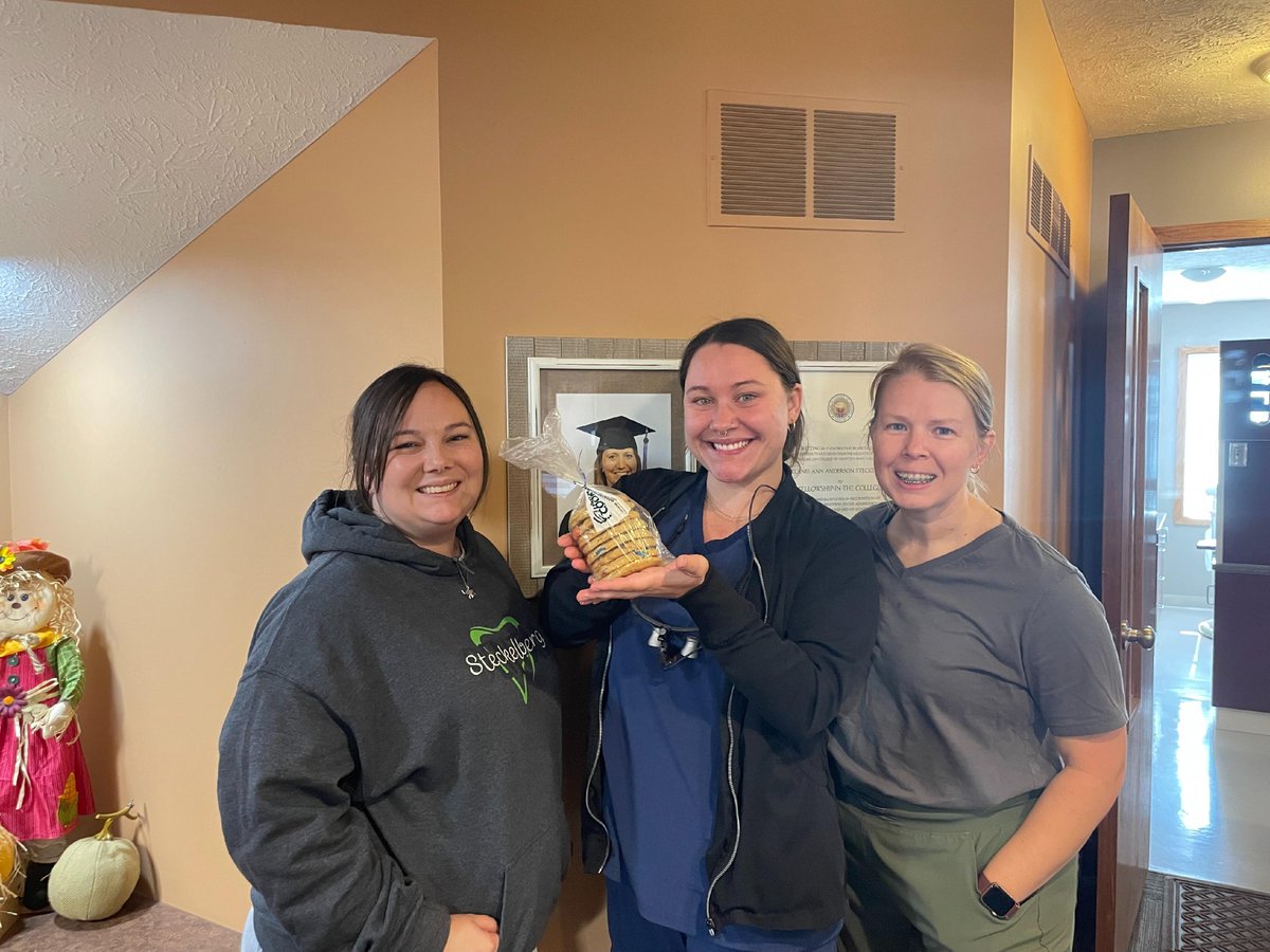 docmellie's tweet photo. How Sweet it is to receive Cookies from a patient recently!  Thank you for sharing these treats with us, they were yummy.  We feel loved!  #LincolnDentist #Cookies #Yummy https://t.co/X3wGSNYaqI