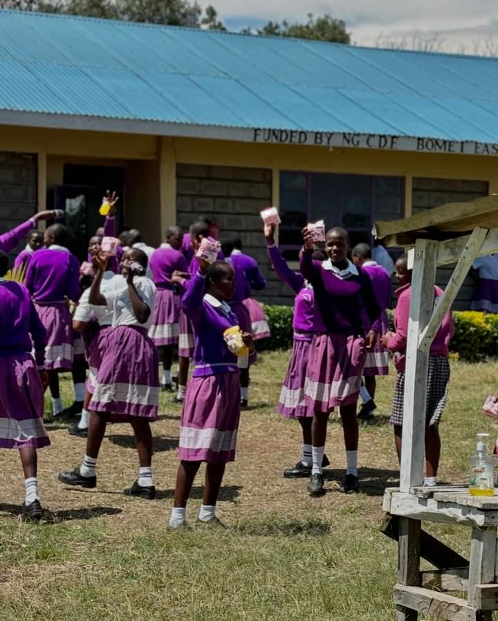 Empowering futures, one step at a time. Thanks to the generosity of our friends, these Young girls are equipped with essential products, helping them stay confident and focused in school. Your support keeps their dreams alive. Thank you for making a difference!
#keepgirlsinschool