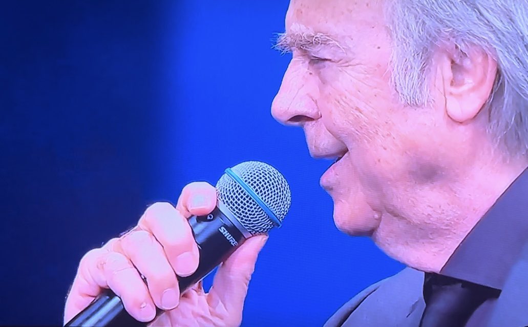 ¡Qué maravilla! ¡Qué regalo de Joan Manuel Serrat! ‘Aquellas pequeñas cosas’ llega al alma tanto como sus palabras sinceras, críticas y emocionantes. #PremiosPrincesaDeAsturias #JoanManuelSerrat