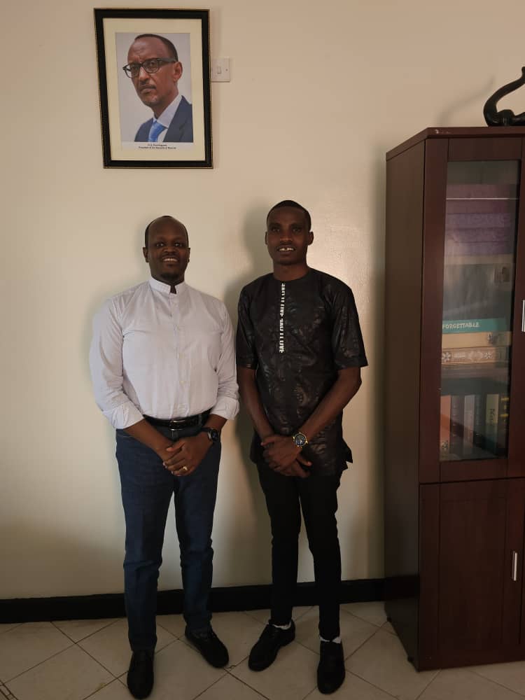 The President of the University of Rwanda Law Students Association (UR-LSA) met with the President of the Rwanda Bar Association to explore opportunities for collaboration. This discussion focused on enhancing legal education, mentorship, and development for law students.