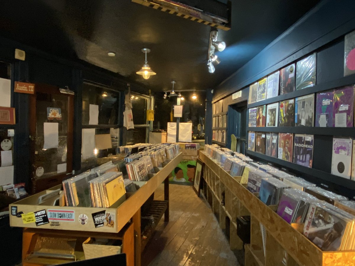 TimSmith2021's tweet image. Spent 41 years doing a job I absolutely loved, but always wanted to work in a record store…dream came true at 62!😎
