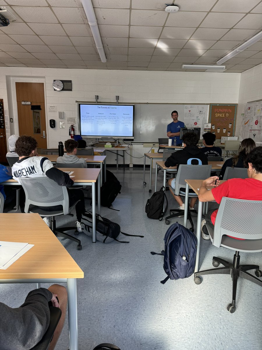 Mrs. Cinelli tweet media