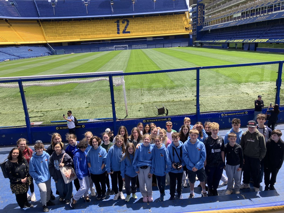 CymraegCHS's tweet image. Arrived safely in Argentina @officialCHS Have been out for a traditional meal and visited the home of Boca juniors @BocaJrsOficial