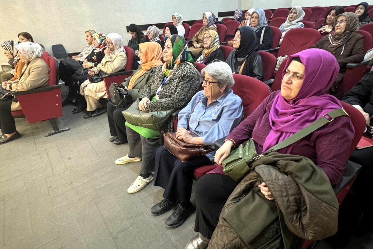 selvacam's tweet photo. 📍Keçiören 

Ankara’nın 2., Türkiye’nin 4. büyük ilçesi Keçiören’de Kadın Kolları Teşkilatımızla buluştuk. 

MKYK üyemiz ve Meclis üyemiz @CananBaranizgi, İl Başkan Yardımcımız @nesrinnhas06, İlçe Kadın Kolları Başkanımız @mervebiberoglu, önceki dönem İlçe Başkanlarımız, Yürütme ve Yönetim Kurulu Üyelerimiz ve Mahalle Başkanlarımızla gündemi değerlendirdik.