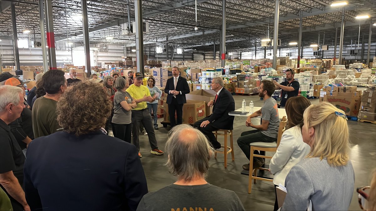 SecVilsack's tweet photo. Volunteers at the MANNA food bank in Asheville, NC serve as a powerful reminder of the importance of community. Their facility was destroyed by Hurricane Helene, but within a matter of days, they stepped up to keep serving those in need. https://t.co/wNnagDL4i1