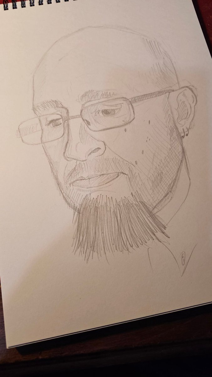 fredgeorge78's tweet photo. Self portraits don't go well when you're not in a drawing mood #crap #rubbish #bored #Practice #selfportrait https://t.co/DWLkvAnE7X