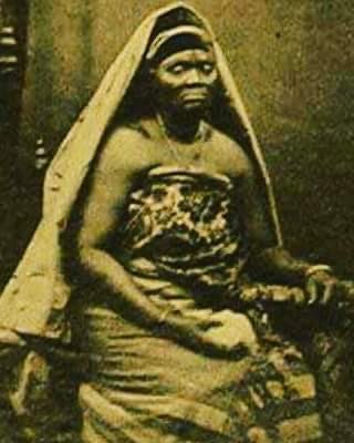 renoomokri's tweet image. You may not have historical figures worthy of praise and admiration, but that does not mean that others should denigrate their own icons so that you do not feel insecure. 

When Madame Efunroye Tinubu had this picture taken in the 1860s, she was a self-made woman who had amassed…
