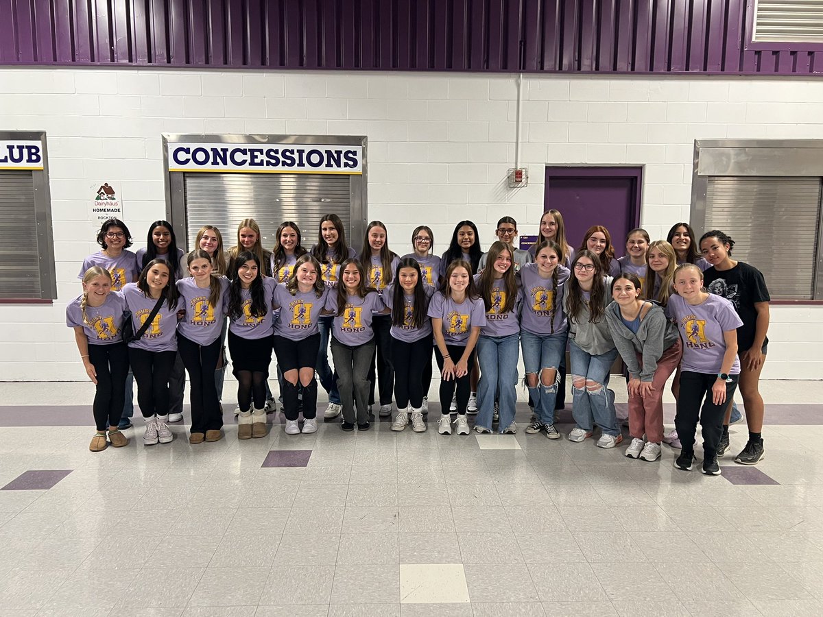 Senior Night 🌟 

Thank you to our amazing parents and athletes for making last night so special! We’re incredibly proud of our seniors and all they’ve brought to the team!! 💜💛