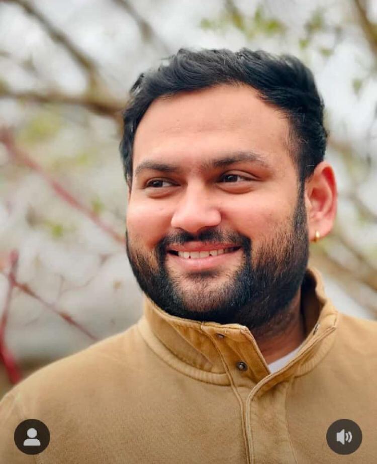 Rajendrasinh Parmar (@rajendrasinhinc) on Twitter photo કેનેડાના ટોરોન્ટોમાં ભાણુભા સ્વં. શ્રી જયરાજસિંહ સિસોદિયાનું માર્ગ અકસ્માતમાં કરુણ મૃત્યું થયું છે, જે પરિવાર માટે ખુબજ દુઃખદ ઘટના બની છે. પ્રભુ તેમના દિવ્ય આત્માને શાંતિ આપે તેવી પ્રાર્થના.
#OmShanti કેનેડાના ટોરોન્ટોમાં ભાણુભા સ્વં. શ્રી જયરાજસિંહ સિસોદિયાનું માર્ગ અકસ્માતમાં કરુણ મૃત્યું થયું છે, જે પરિવાર માટે ખુબજ દુઃખદ ઘટના બની છે. પ્રભુ તેમના દિવ્ય આત્માને શાંતિ આપે તેવી પ્રાર્થના.
#OmShanti