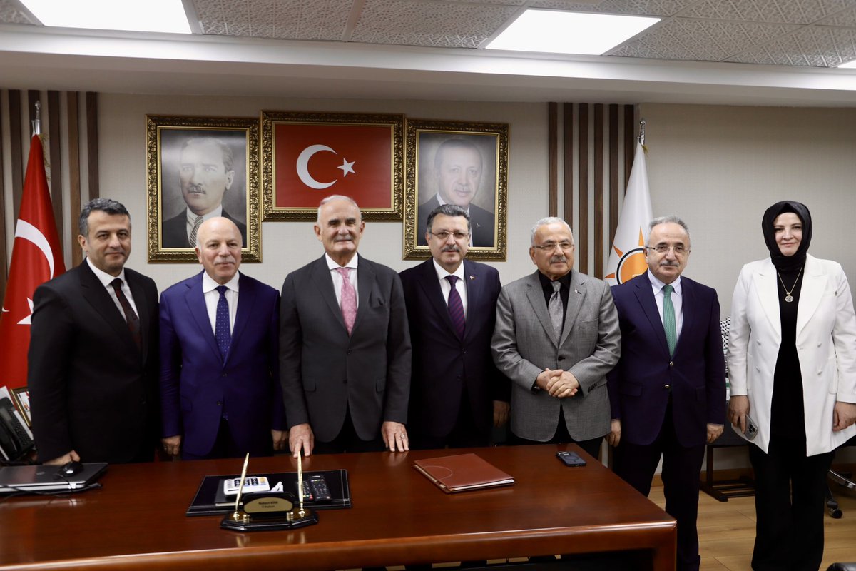 mehmet_kose55's tweet photo. Genel Merkez Yerel Yönetimler Başkanlığımızın koordinasyonunda düzenlenen Yerel Yönetimler bilgi ve deneyim paylaşım toplantımız kapsamında, kıymetli misafirlerimizi İl Başkanlığımızda ağırlamanın mutluluğunu yaşadık.

Genel Merkez Yerel Yönetimler Başkanımız @yzyilmaz55 , Samsun Büyükşehir Belediye Başkanımız @halitdoganbsk , Trabzon Büyükşehir Belediye Başkanımız @ahmetmgenc , Ordu Büyükşehir Belediye Başkanımız @mhilmiguler ve Erzurum Büyükşehir Belediye Başkanımız @mehmetsekmen ’in katılımıyla, hizmet yolunda fikir alışverişlerimizi güçlendirdik.

Birlikte, daha güçlü bir Türkiye için durmaksızın çalışmaya devam edeceğiz.