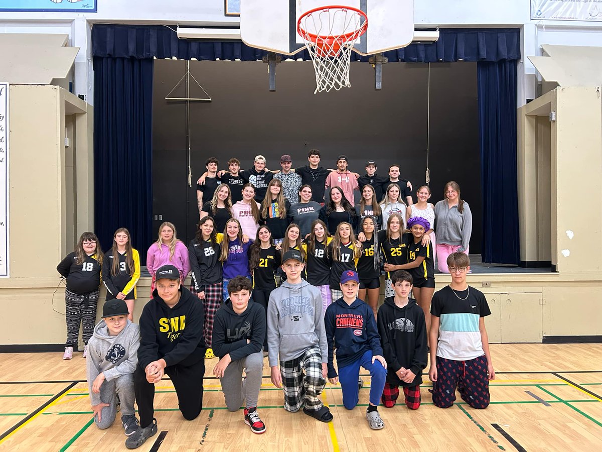 Our Junior and Senior teams are ready to hit the road for Volleyfest.  Safe travels to everyone this weekend <a href="/SWATigers/">𝕊𝕎𝔸 𝕋𝕚𝕘𝕖𝕣𝕤</a>