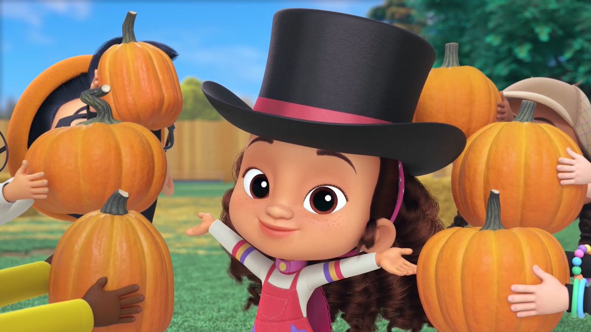OddBot's tweet image. Which kind of Jack-o-Lantern will you be carving this Halloween 🎃
.
.
Kindergarten: The Musical 🎵 &amp;amp; Playdate with Winnie the Pooh 🍯 out now on Disney+ and YouTube