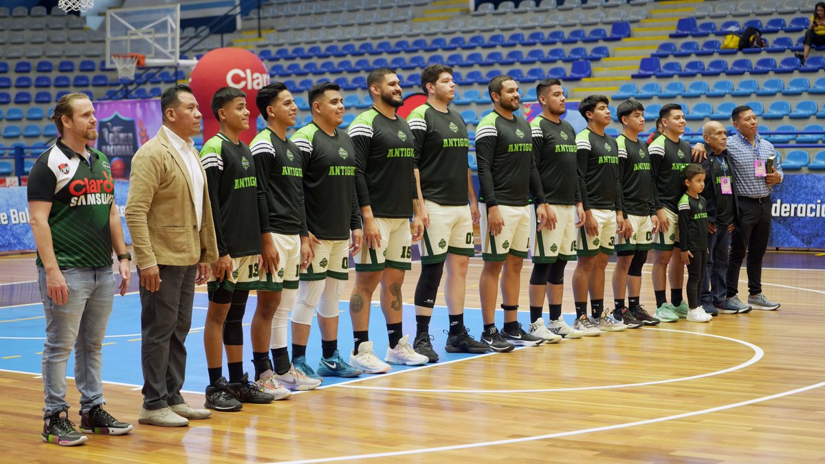 💙🏀El Final Four de la Liga Nacional de baloncesto disputa el título de la edición 2024 en la duela del Gimnasio Teodoro Palacios Flores.

Acá algunas imágenes 👉📸 flic.kr/s/aHBqjBPqQq

#PasiónPorGuatemala #Guatemala #LigaNacional #Baloncesto <a href="/fnbgoficial/">Federación Nacional de Baloncesto de Guatemala</a>
