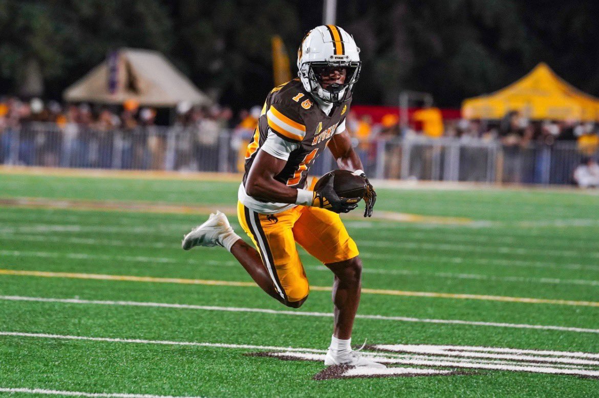 PJ (@pierrejacksonjr) on Twitter photo Blessed to receive my first D1 offer from <a href="/wyo_football/">Wyoming Cowboy Football</a>!
<a href="/the_BBoyd/">Benny Boyd</a> <a href="/CoachMikeGrant/">Mike Grant</a> <a href="/ChrisdurrJR1/">Chris “The Reaper” Durr Jr 🥷🏽</a> <a href="/Chris_CJ_6/">C.J.</a> <a href="/_MP_Football/">Morgan Park Football</a> Blessed to receive my first D1 offer from <a href="/wyo_football/">Wyoming Cowboy Football</a>!
<a href="/the_BBoyd/">Benny Boyd</a> <a href="/CoachMikeGrant/">Mike Grant</a> <a href="/ChrisdurrJR1/">Chris “The Reaper” Durr Jr 🥷🏽</a> <a href="/Chris_CJ_6/">C.J.</a> <a href="/_MP_Football/">Morgan Park Football</a>