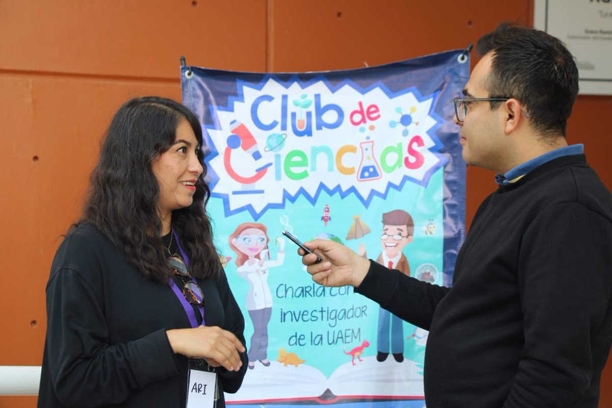 uaemorelos's tweet image. 🔬 En el Club de Ciencias #UAEM, niñas y niños descubrieron hoy los secretos de la metagenómica de virus 🦠 gracias a la investigadora Sonia Dávila Ramos del #CIDC. La actividad organizada por la Dirección de Publicaciones y Divulgación acercó la ciencia con juegos y aprendizaje.