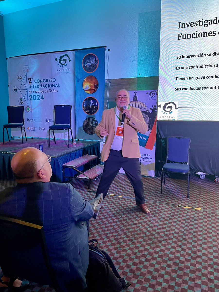 Carlos Zamudio, en Congreso de Daños de la Amasfac dijo que en torno de una reclamación, se debe buscar la satisfacción mutua entre la aseguradora y el cliente. Ambos tienen el derecho y la obligación de pedir y ofrecer las pruebas suficientes que hagan que justa la reclamación