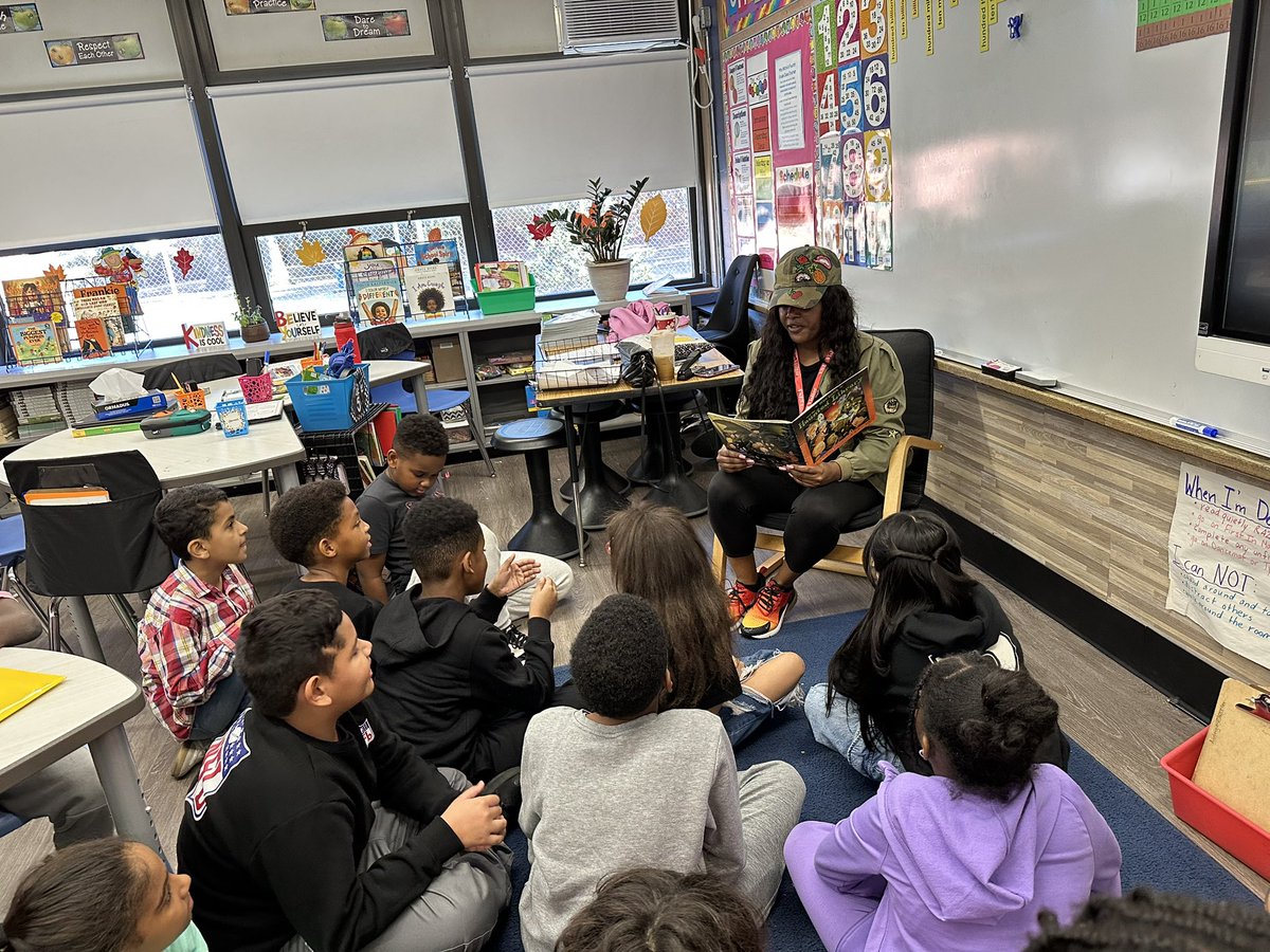 We were happy to have a mystery guest today! <a href="/HowellRoadVS13/">Howell Road Elementary School</a> #happeningathowell