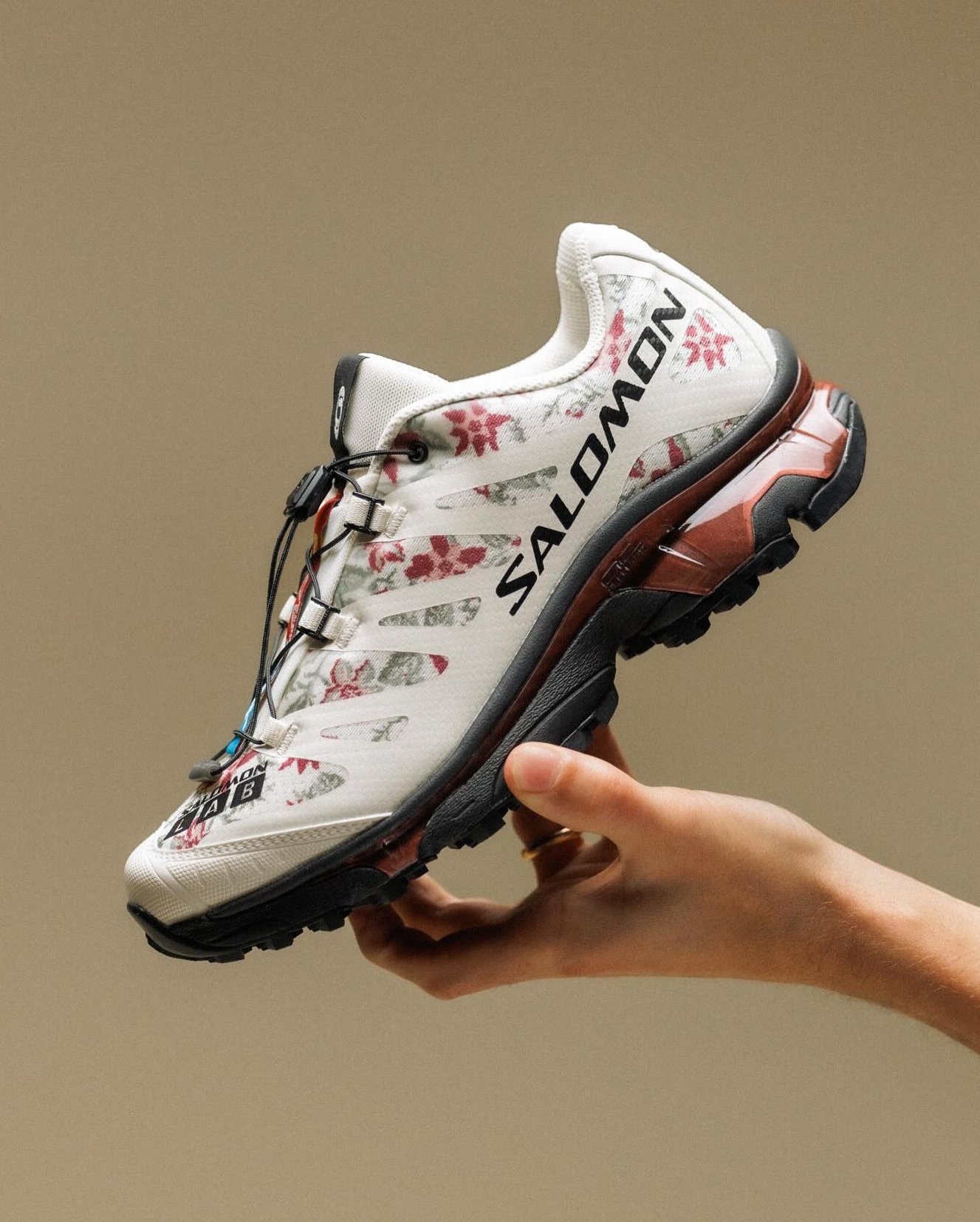 ☆人気☆【Salomon】☆XT-4 OG NEEDLEPOINT☆花柄☆ SALOMON(サロモン)のXT－4 OG NEEDLEPOINT通販 | 集英社HAPPY